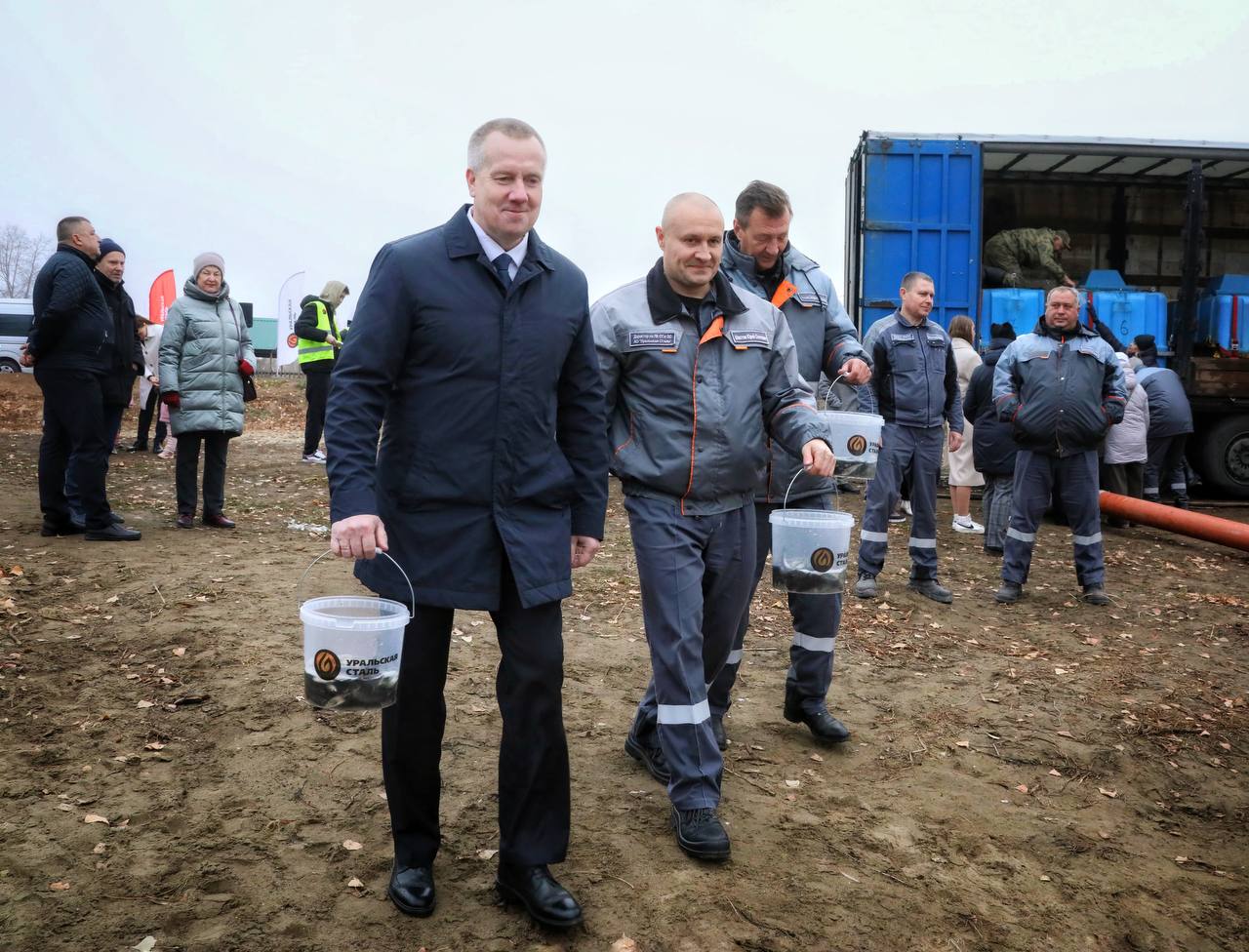 Металлурги Уральской Стали продолжают зарыблять водоемы Оренбуржья