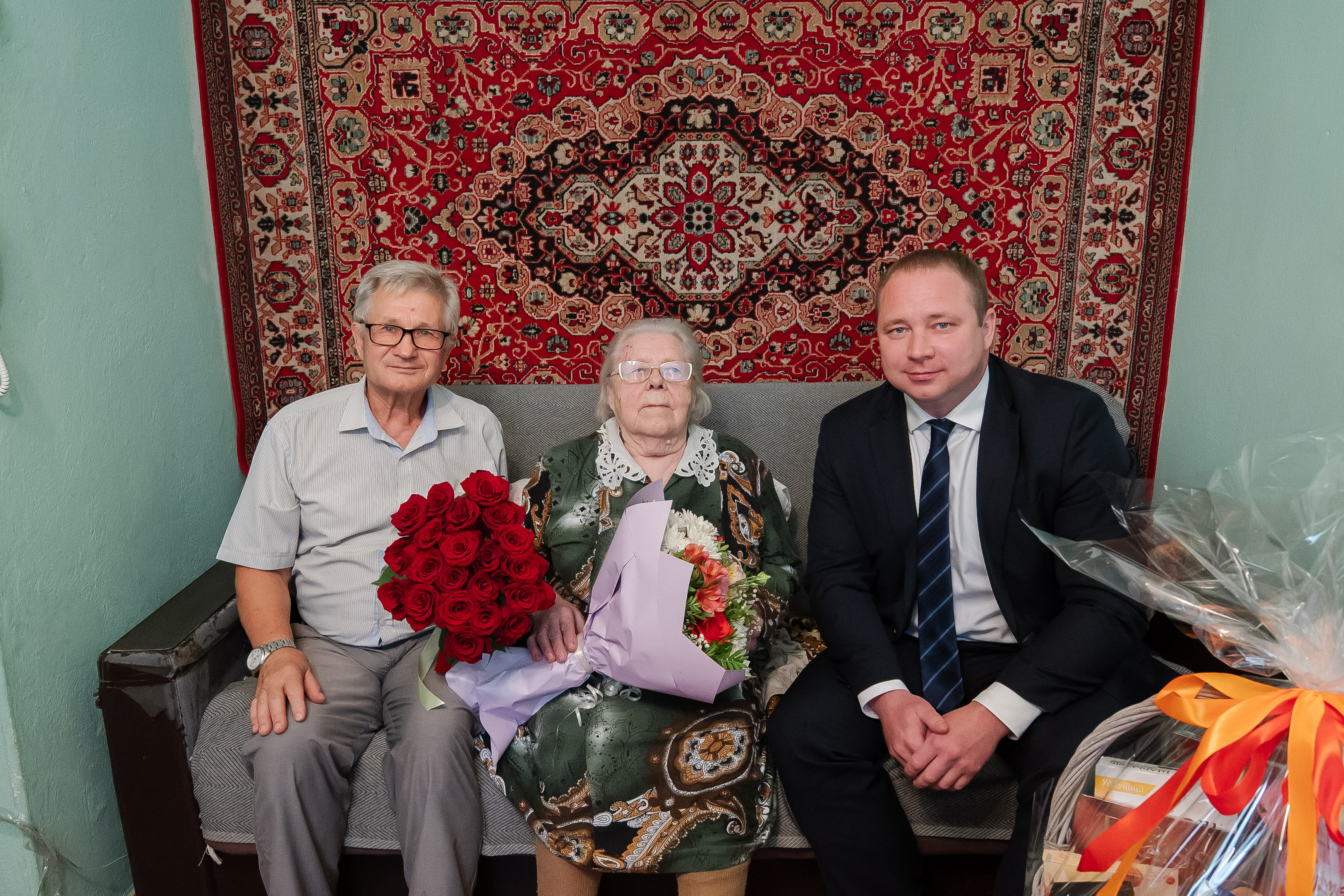 Руководители комбината поздравили Ольгу Котенко со 100-летием