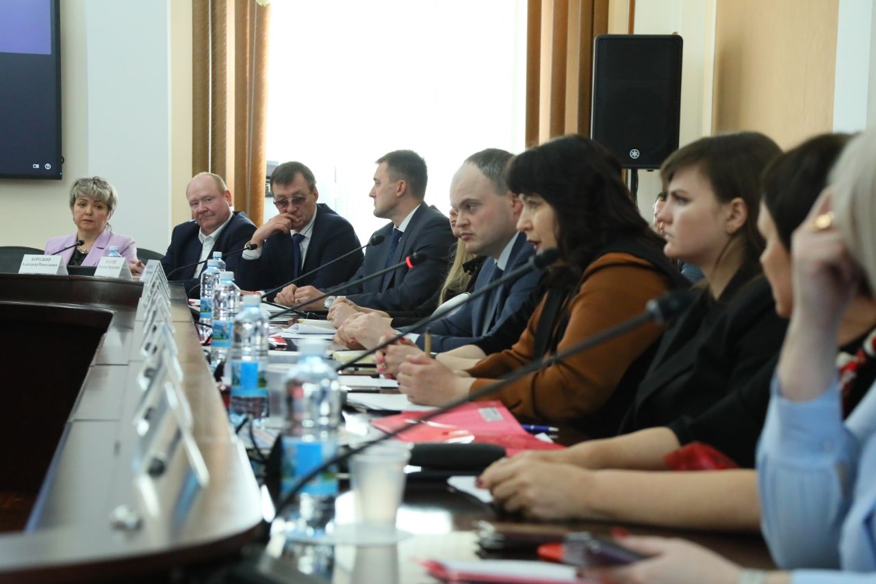 Представители Уральской Стали приняли участие в заседании экологического круглого стола